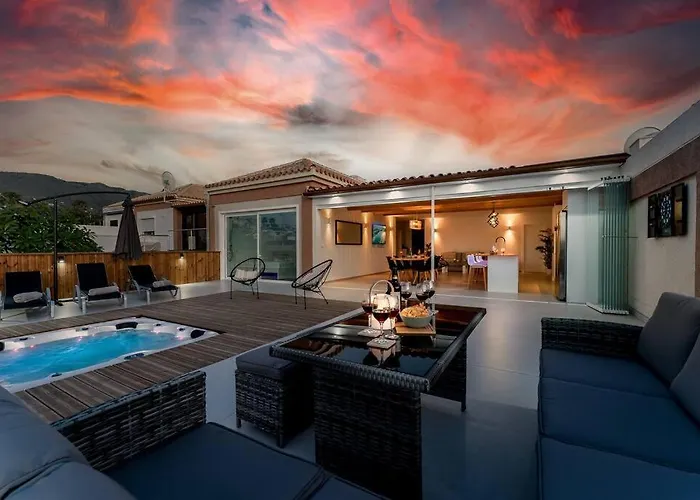 Вилла Calma Paraiso Jacuzzi Sea View *
