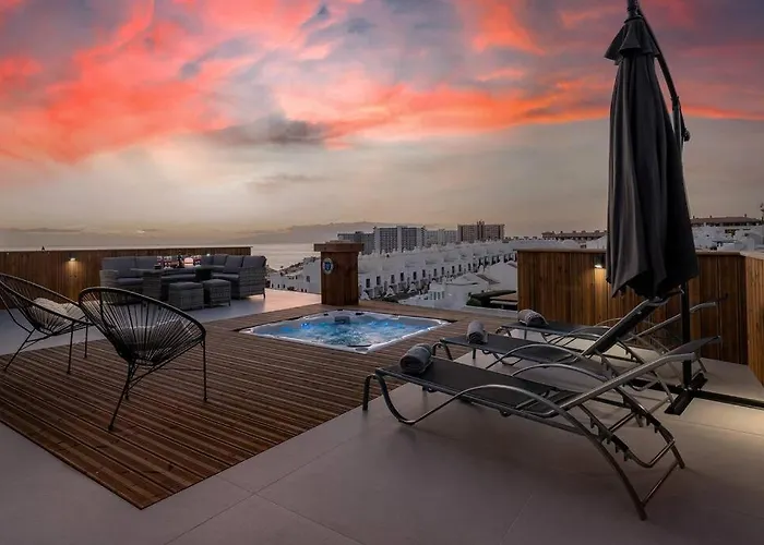 Вилла Calma Paraiso Jacuzzi Sea View Плайя-Параисо