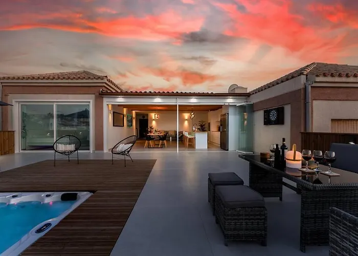 Вилла Calma Paraiso Jacuzzi Sea View *